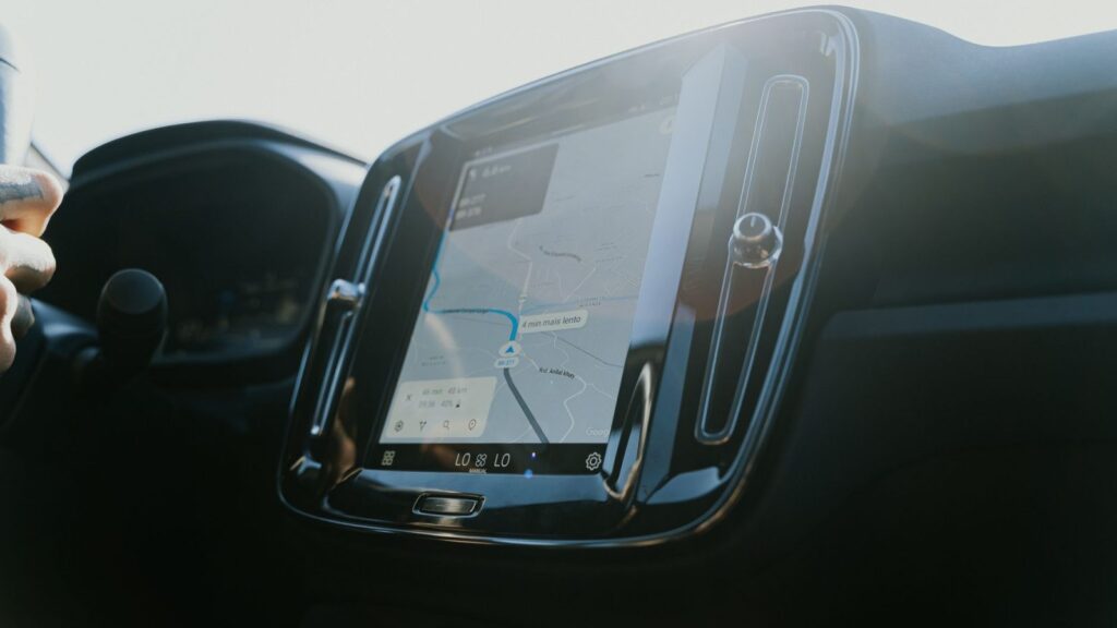 Lancia salono prietaisų skydelis su navigacijos sistema